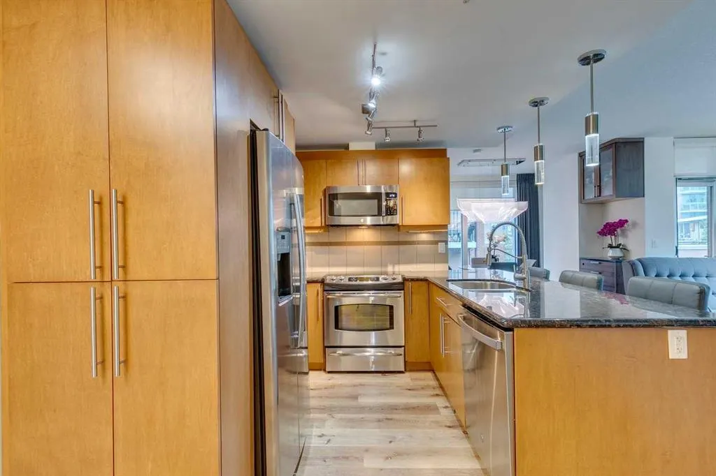 817 15 Avenue SW, #207
