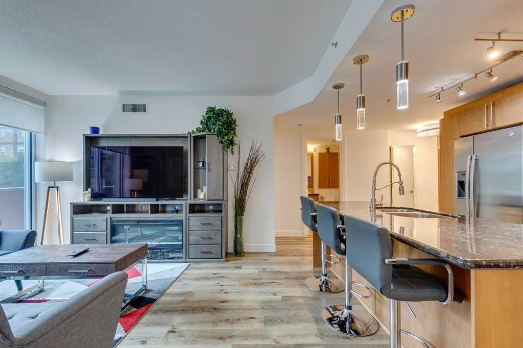 817 15 Avenue SW, #207