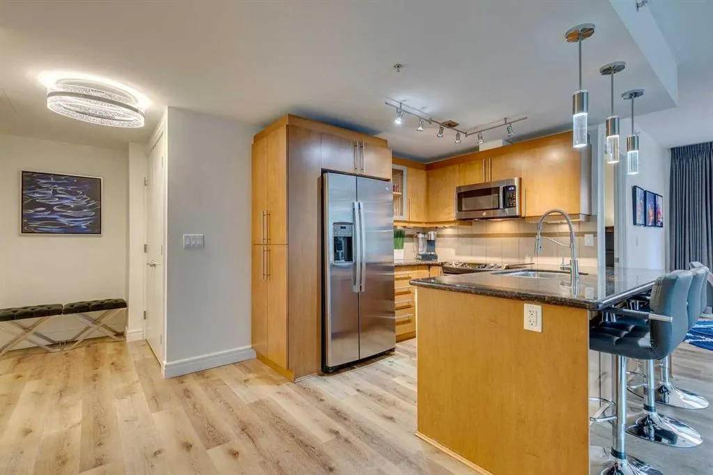 817 15 Avenue SW, #207