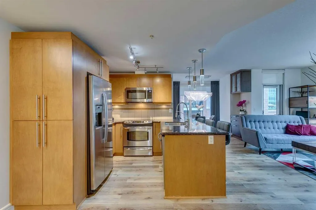817 15 Avenue SW, #207