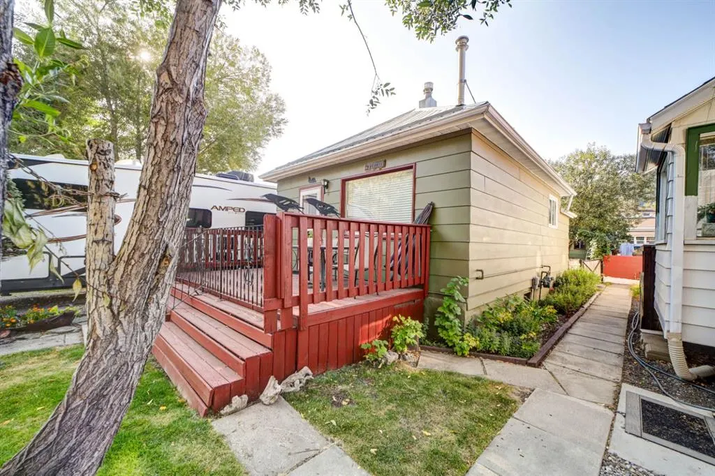 12130 22 Avenue