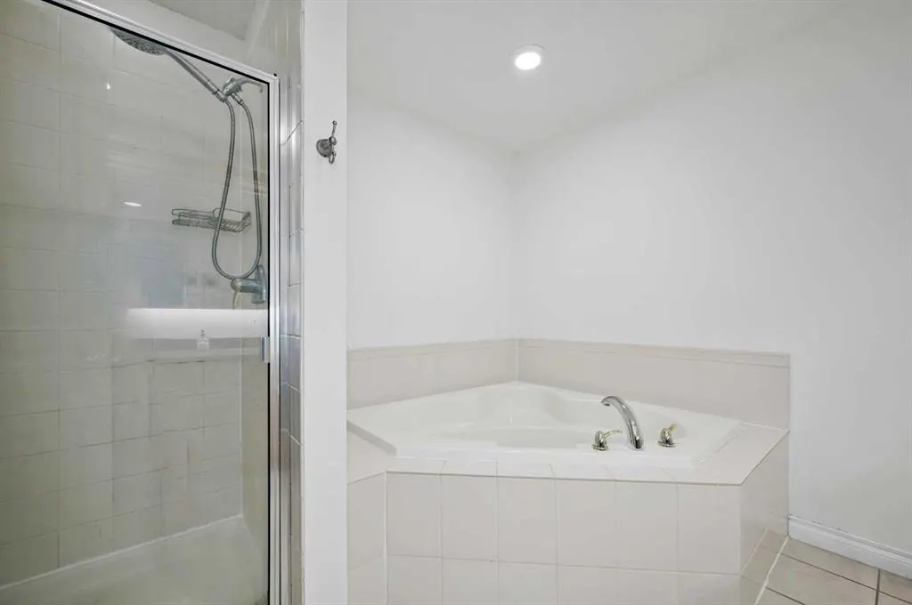 60 24 Avenue SW, #210