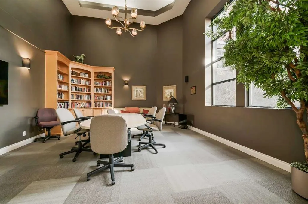 60 24 Avenue SW, #210