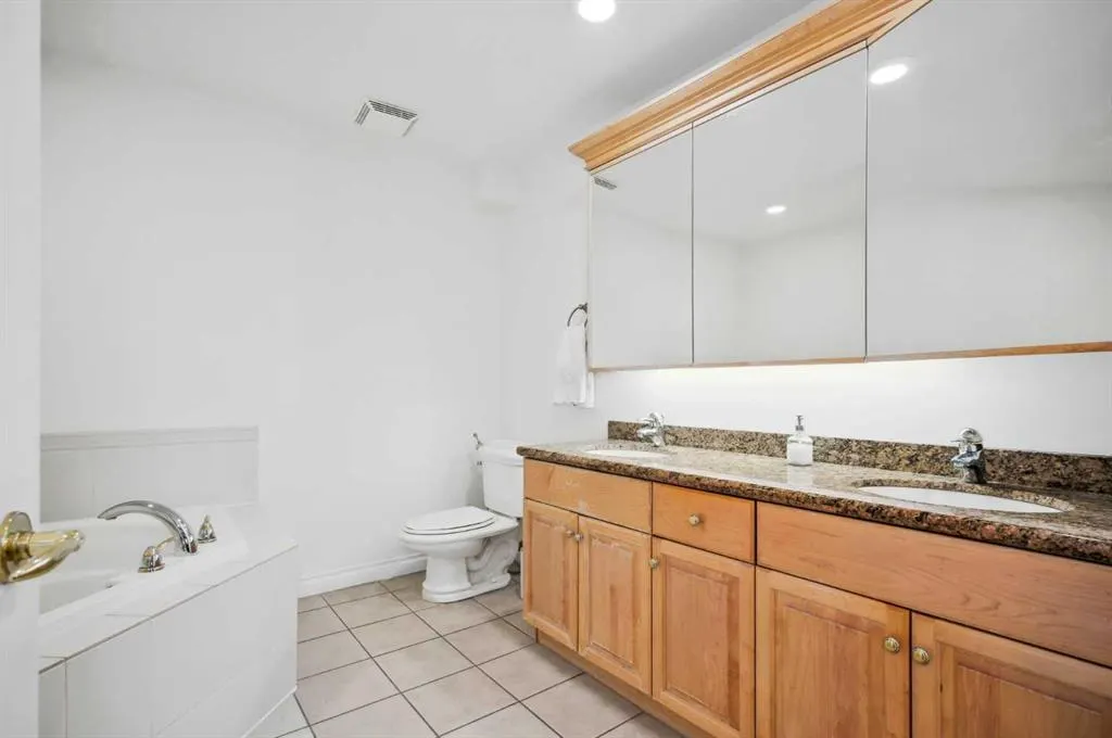 60 24 Avenue SW, #210