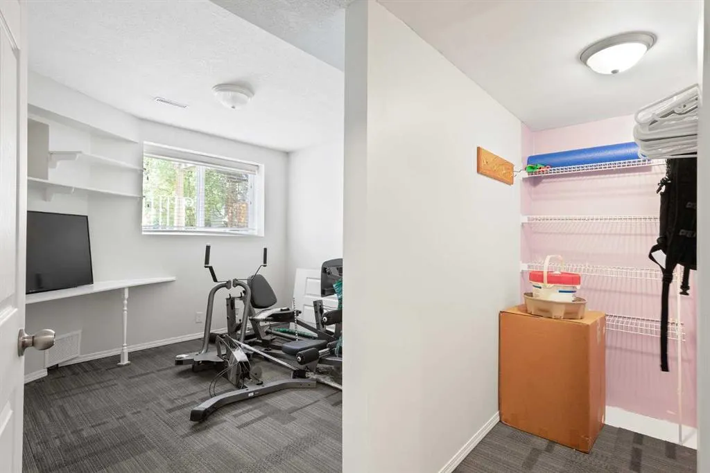 45 Mt Douglas Close SE