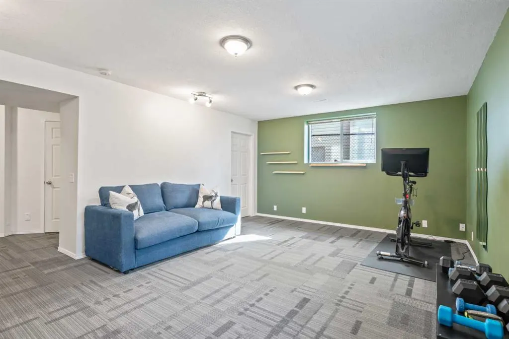 45 Mt Douglas Close SE