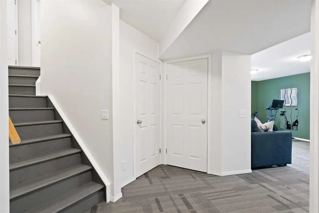 45 Mt Douglas Close SE