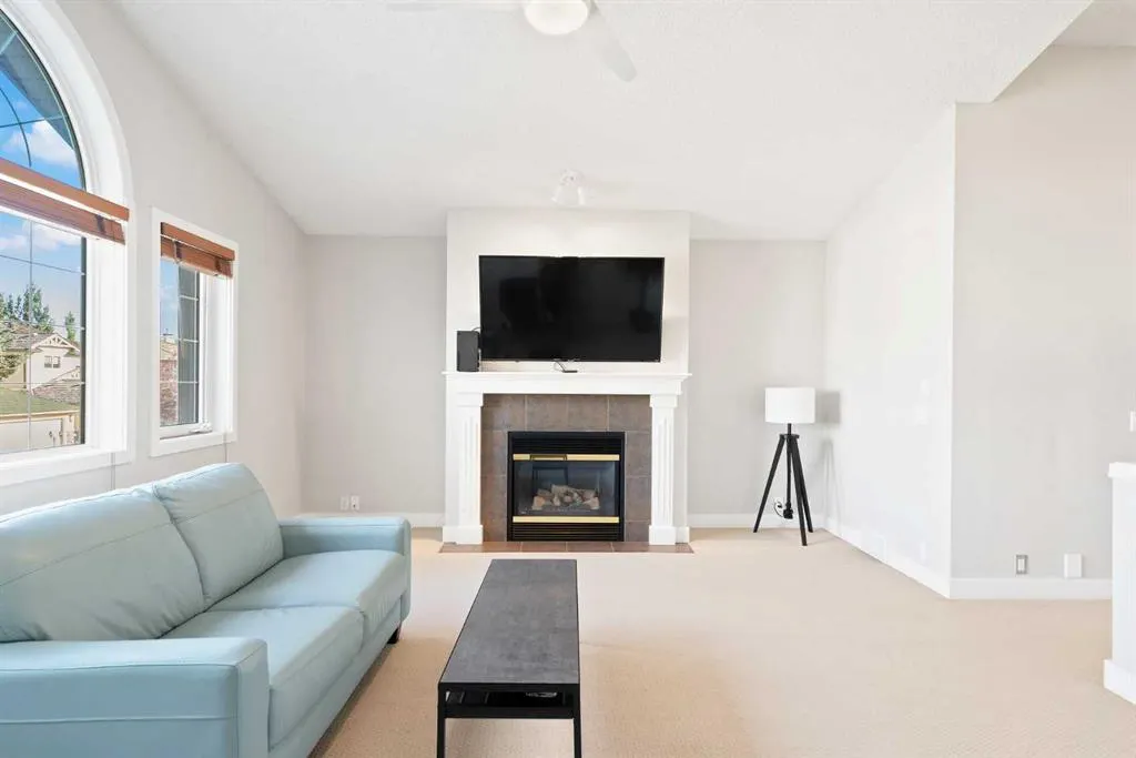 45 Mt Douglas Close SE