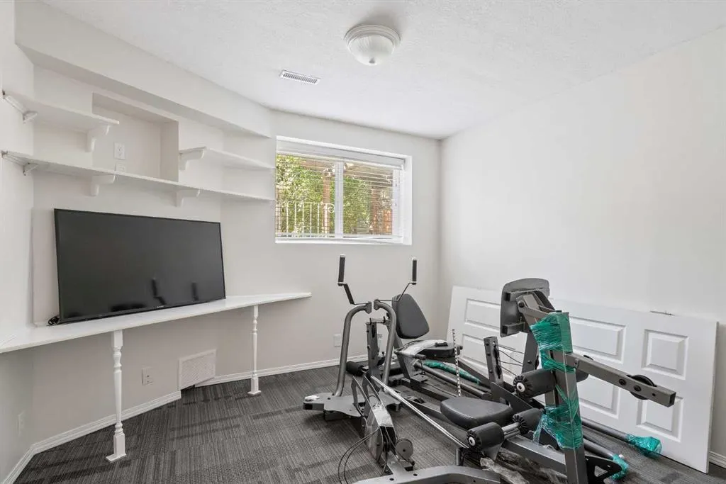 45 Mt Douglas Close SE