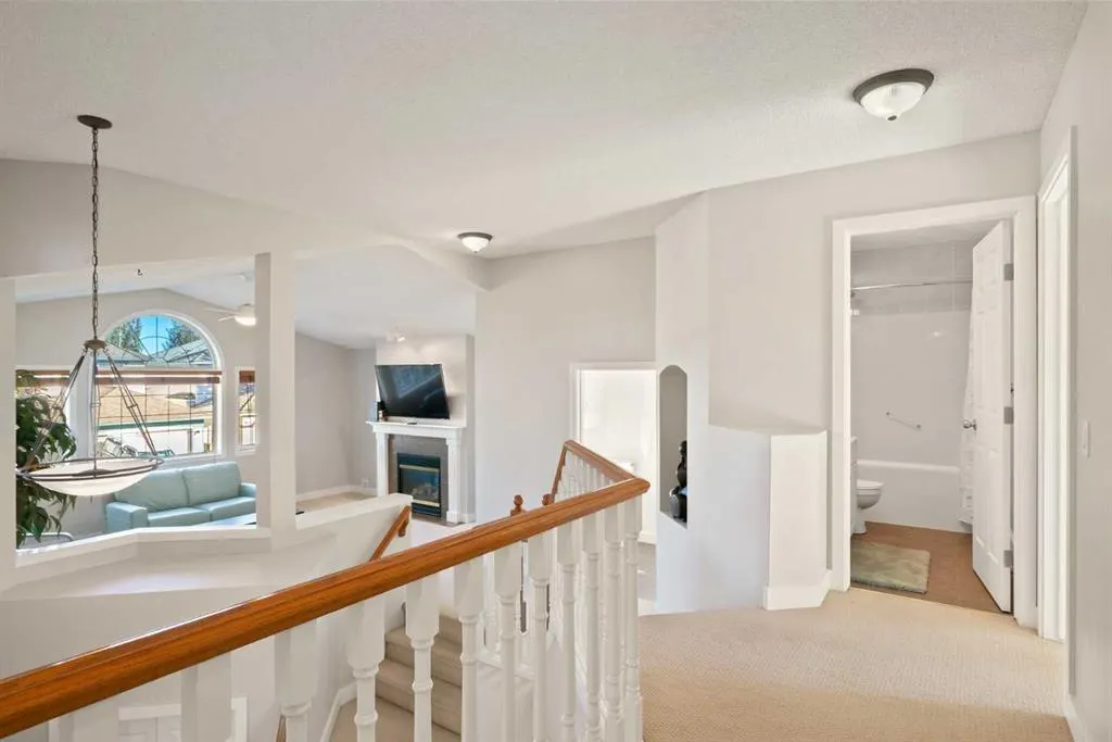 45 Mt Douglas Close SE