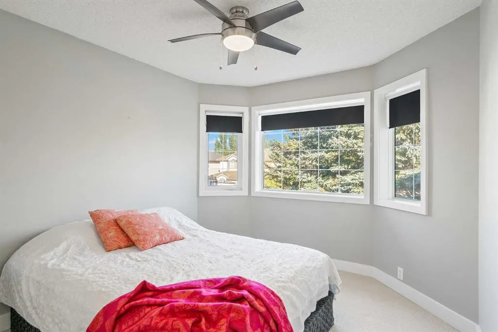 45 Mt Douglas Close SE