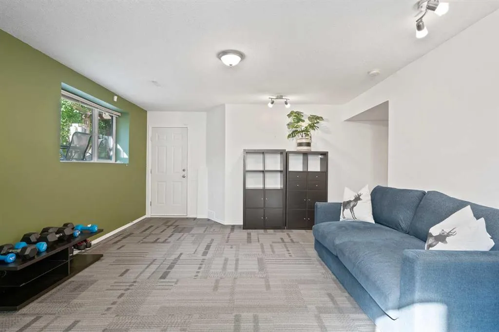45 Mt Douglas Close SE