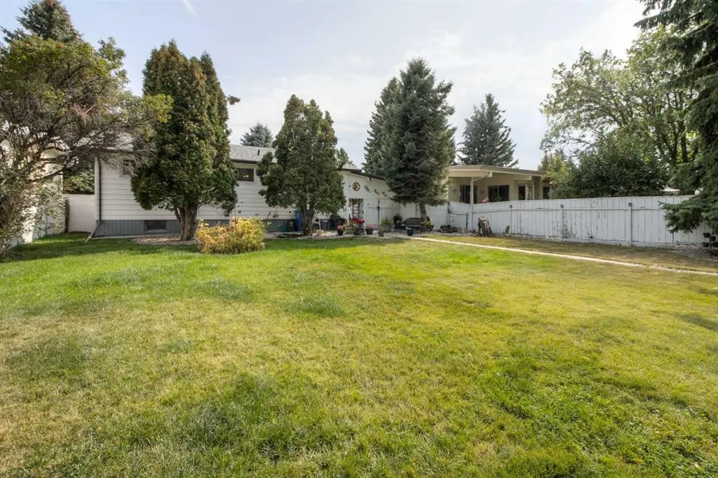 1708 Lakeside Road S