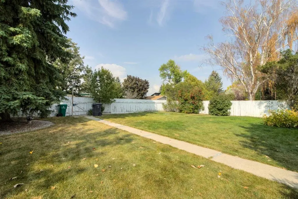 1708 Lakeside Road S