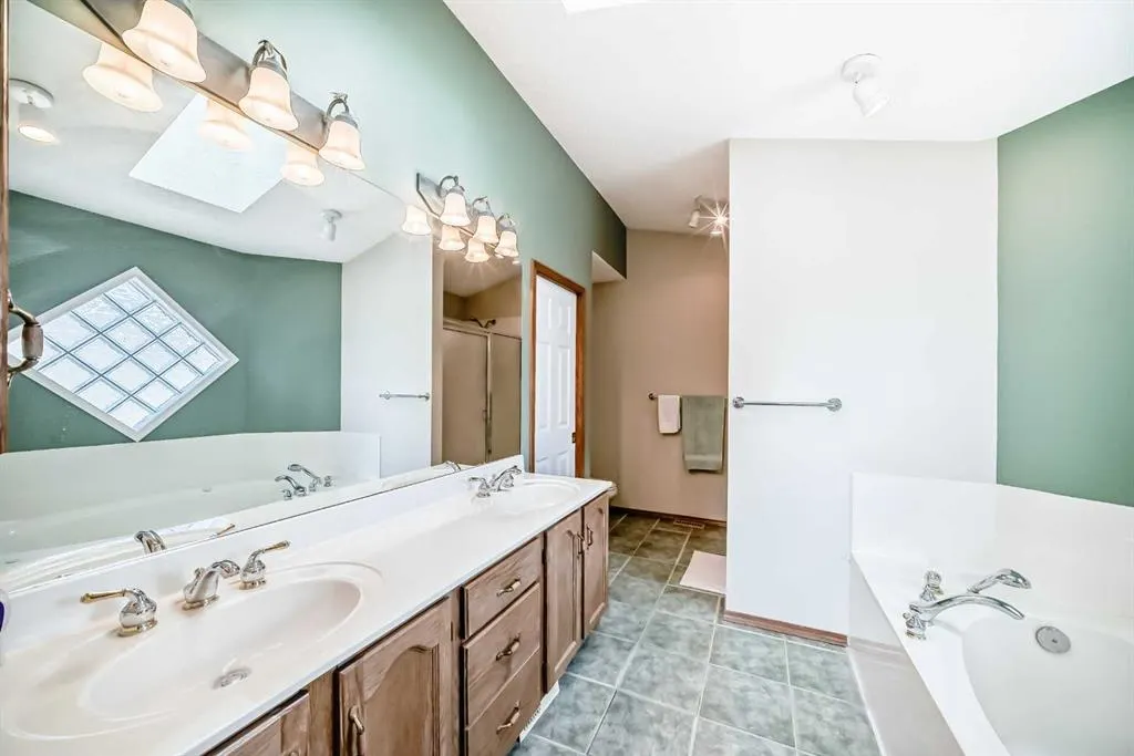41 Covette Bay NE