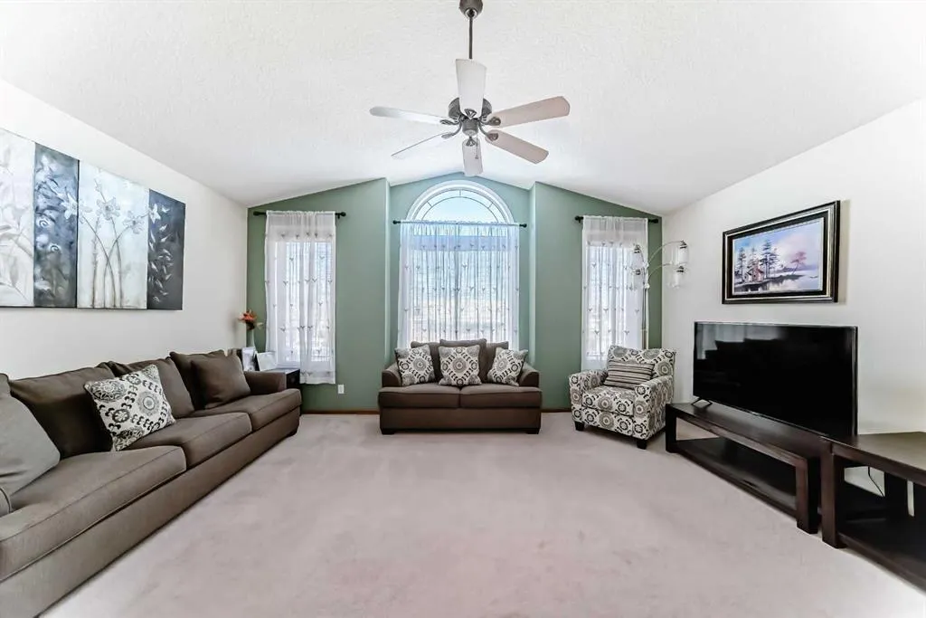 41 Covette Bay NE