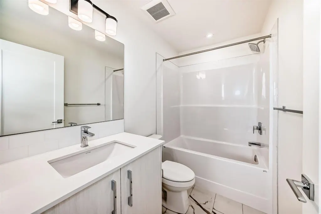 434 Carringvue Grove NW