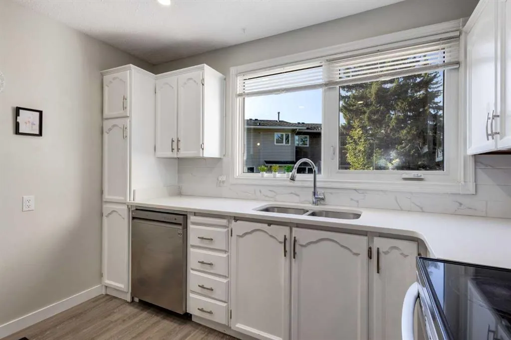 1111 Canterbury Drive SW, #4