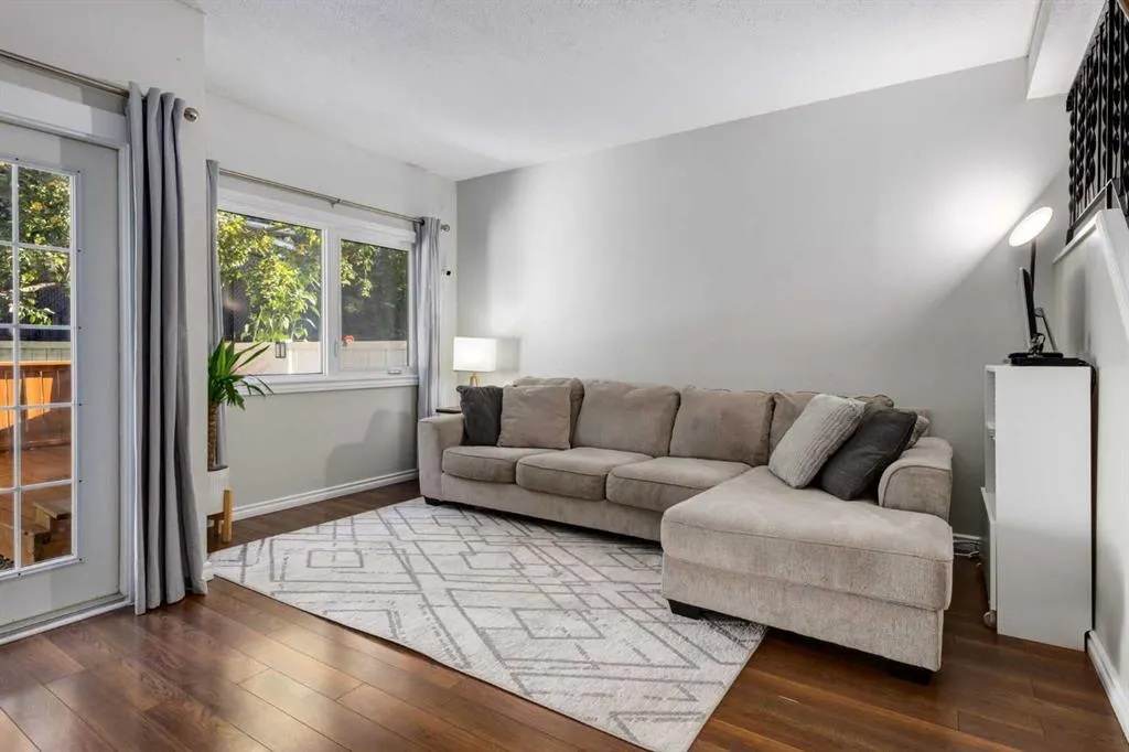 1111 Canterbury Drive SW, #4