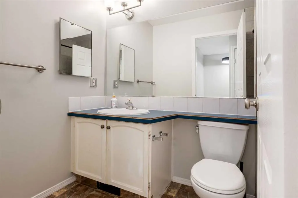 1111 Canterbury Drive SW, #4