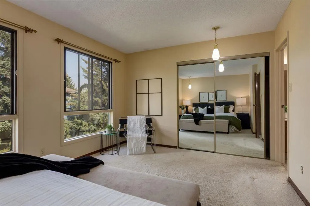 20 Point Mckay Court NW