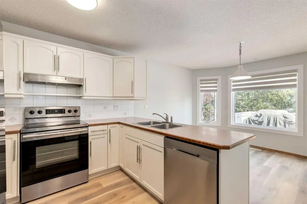 44 Citadel Manor NW