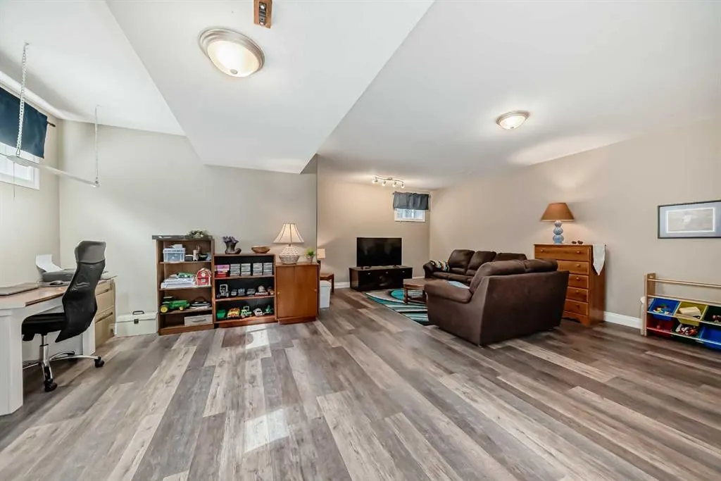 71 Adams Close