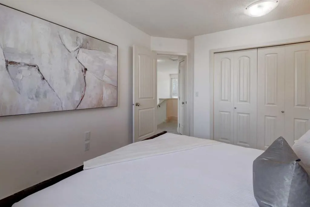 226 Village Terrace SW, #8