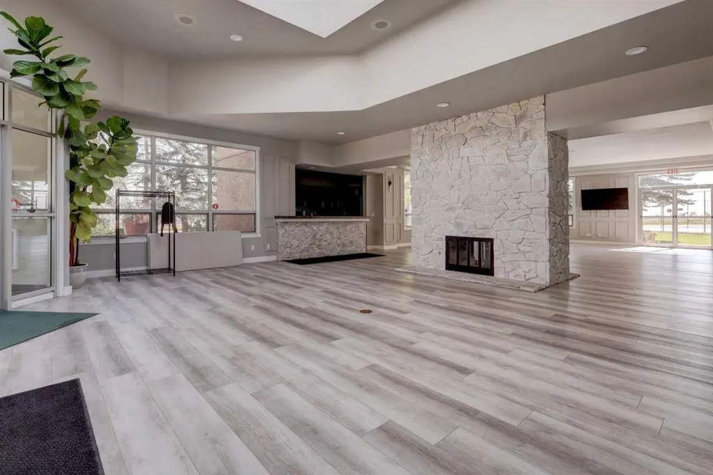 226 Village Terrace SW, #8