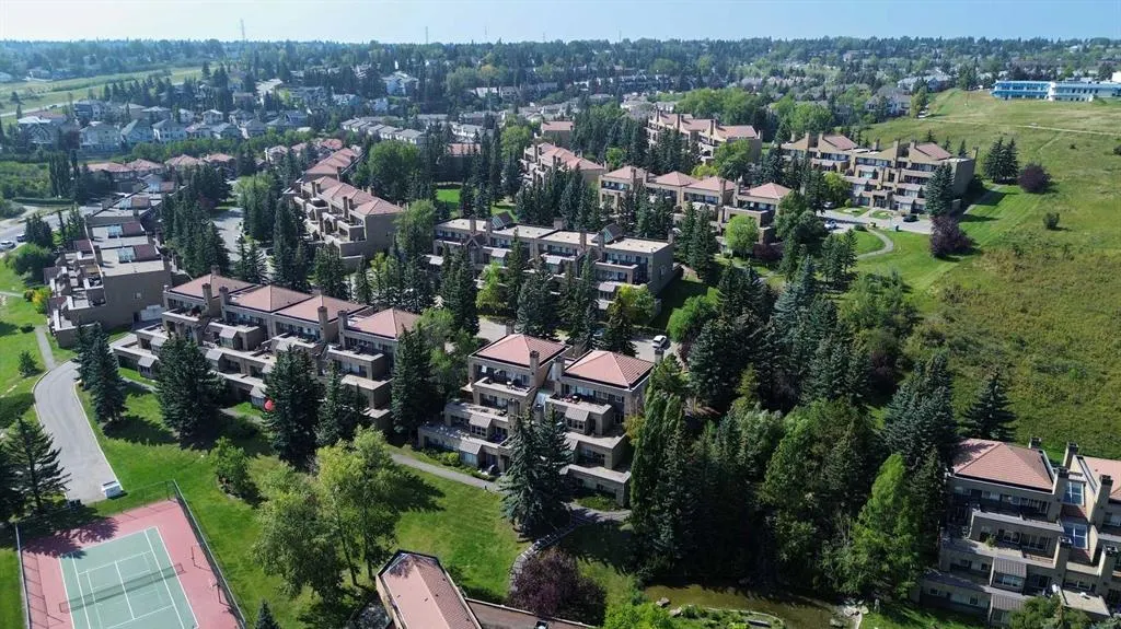 226 Village Terrace SW, #8