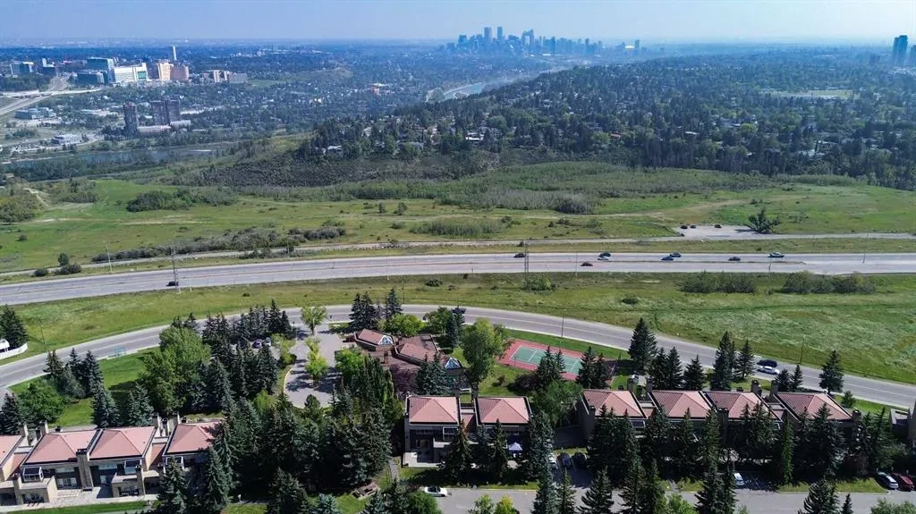 226 Village Terrace SW, #8