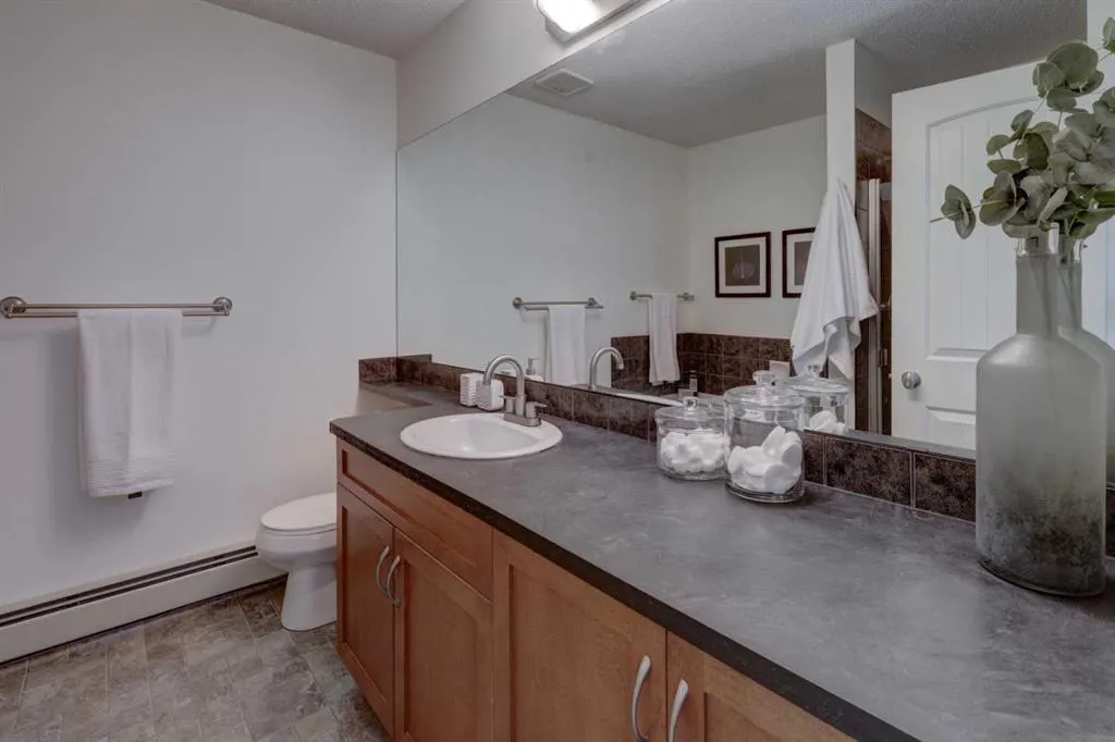 226 Village Terrace SW, #8
