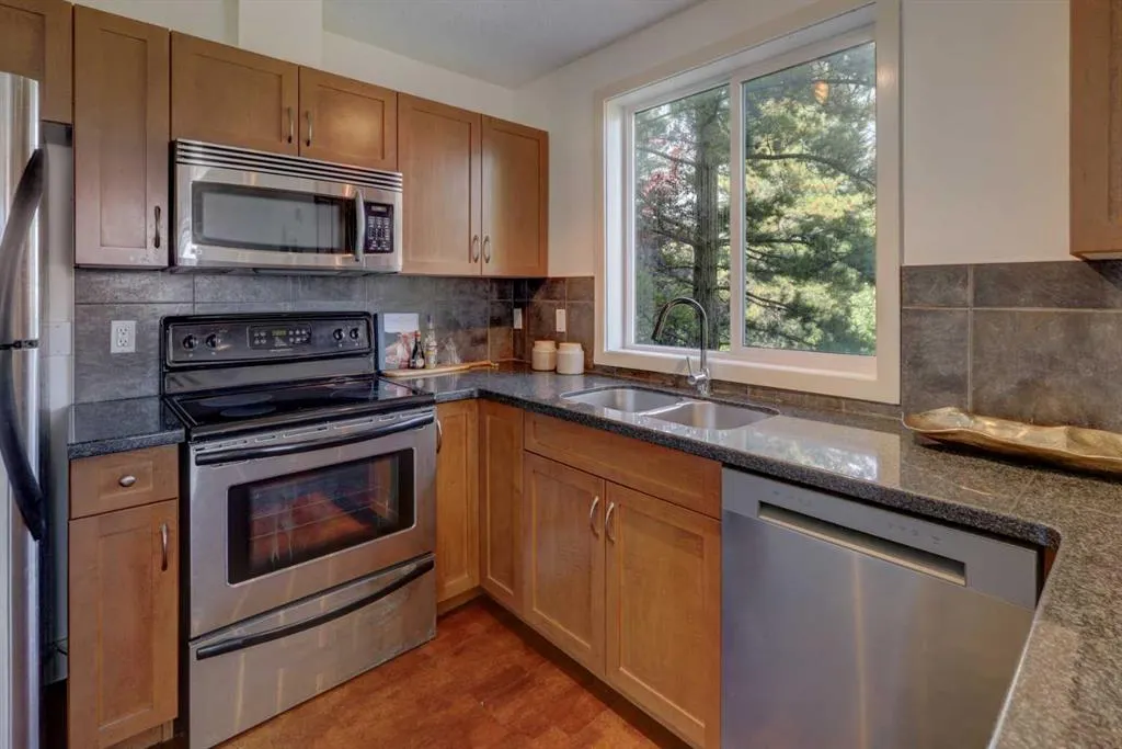 226 Village Terrace SW, #8