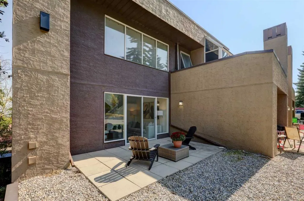 226 Village Terrace SW, #8