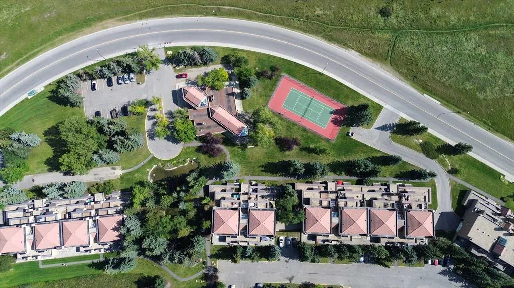 226 Village Terrace SW, #8