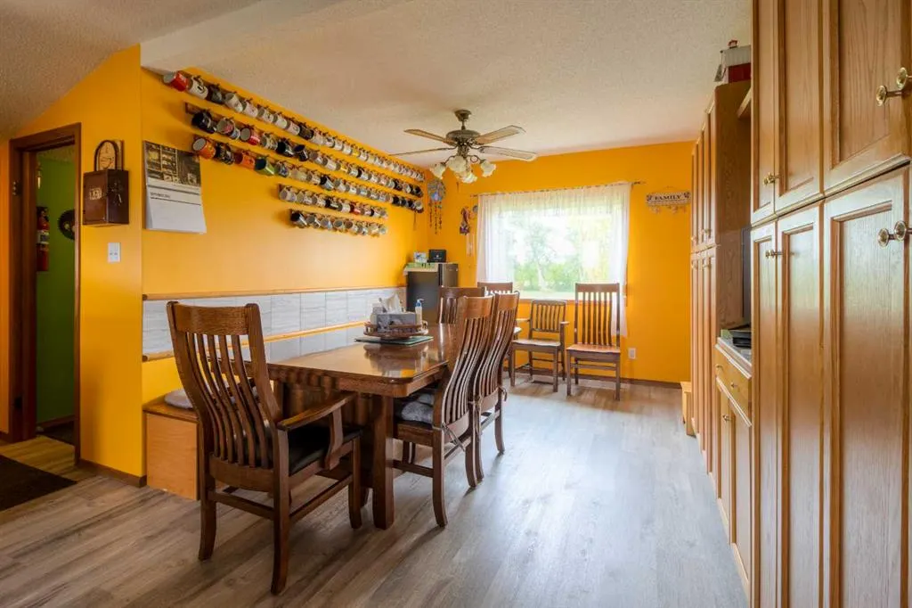 205019 100 RANGE Road SE, ##4