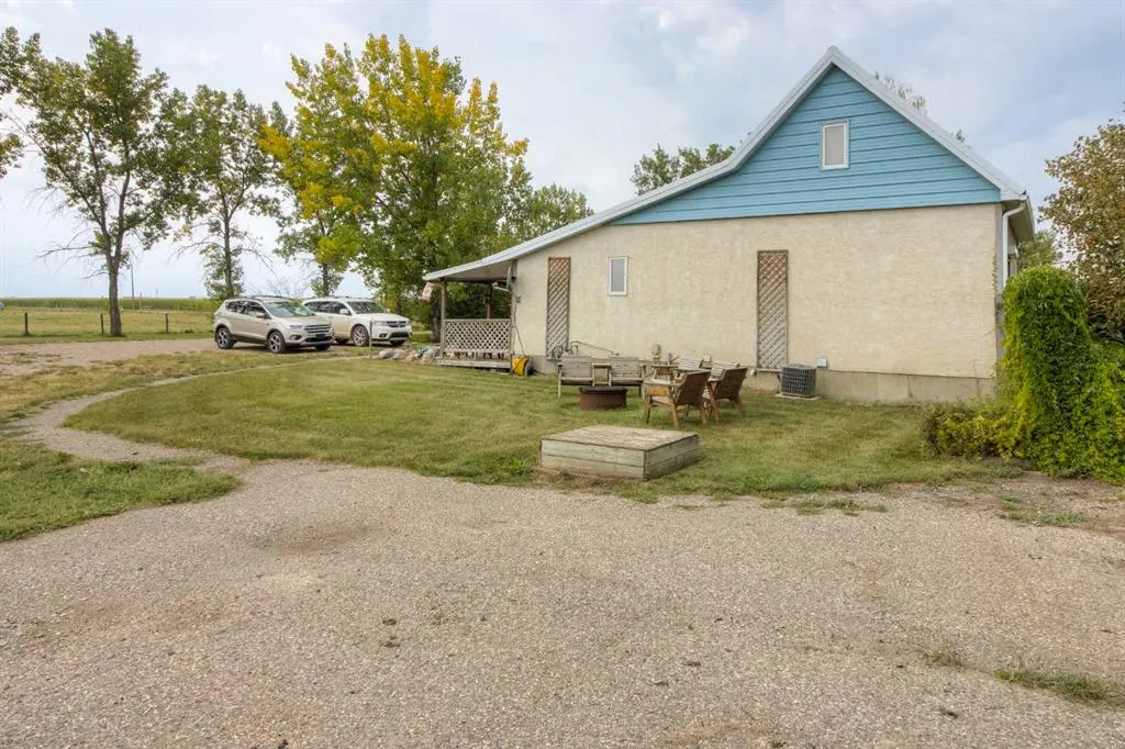 205019 100 RANGE Road SE, ##4