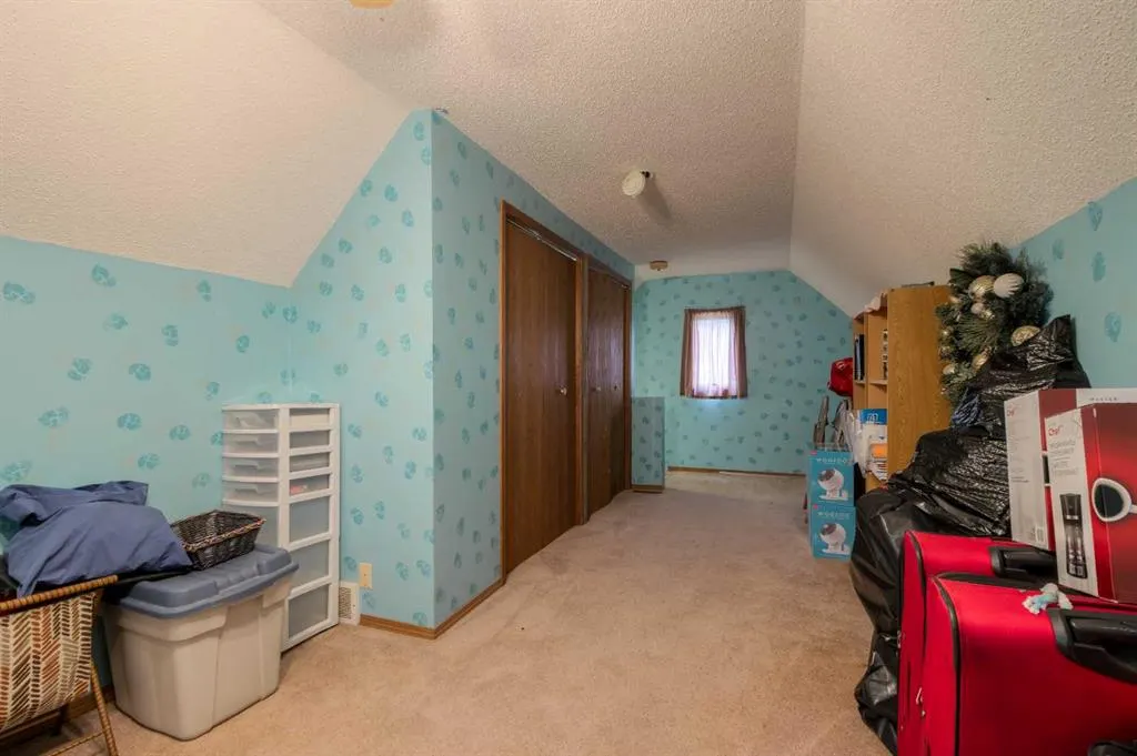 205019 100 RANGE Road SE, ##4