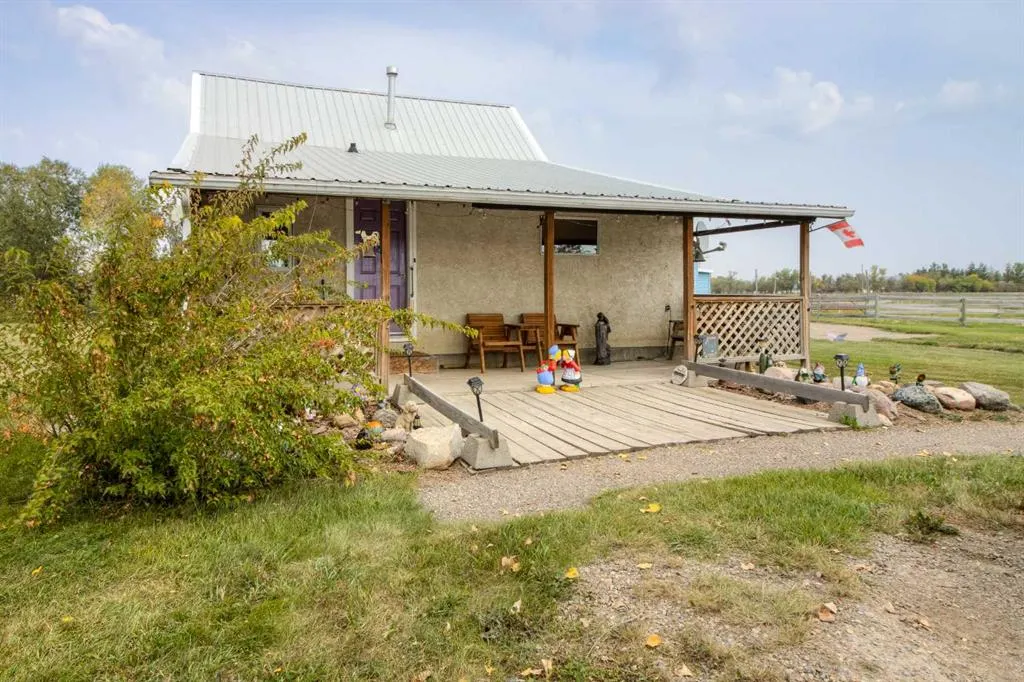 205019 100 RANGE Road SE, ##4