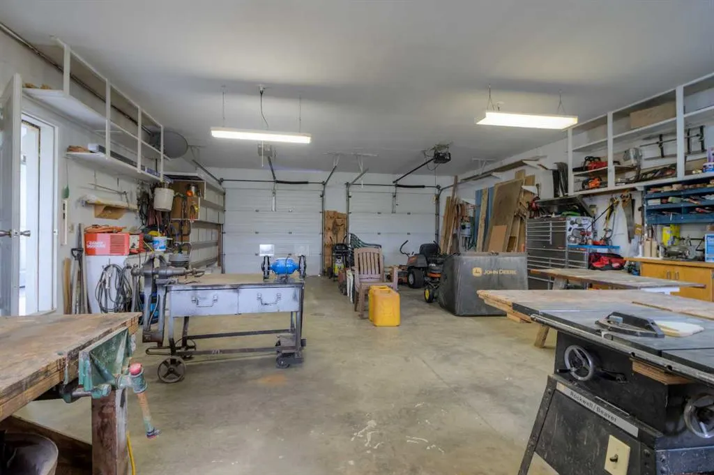 205019 100 RANGE Road SE, ##4