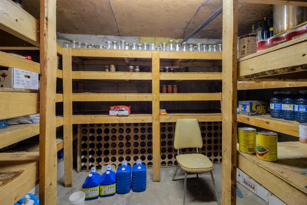 205019 100 RANGE Road SE, ##4