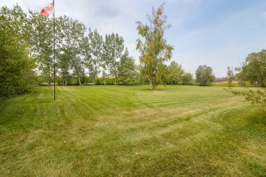 205019 100 RANGE Road SE, ##4