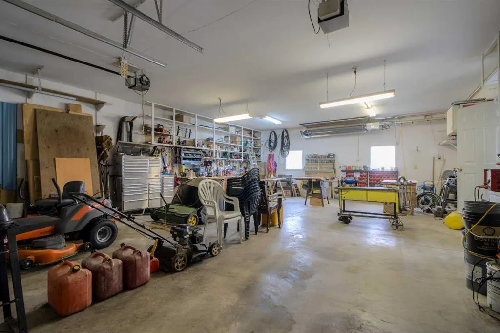 205019 100 RANGE Road SE, ##4