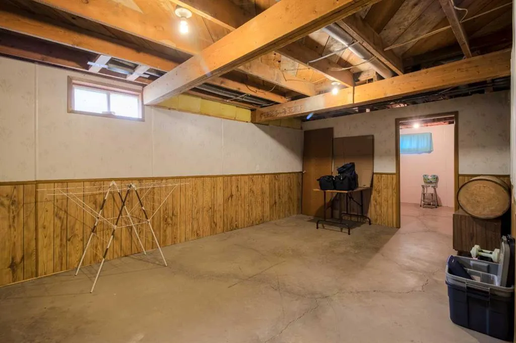 205019 100 RANGE Road SE, ##4