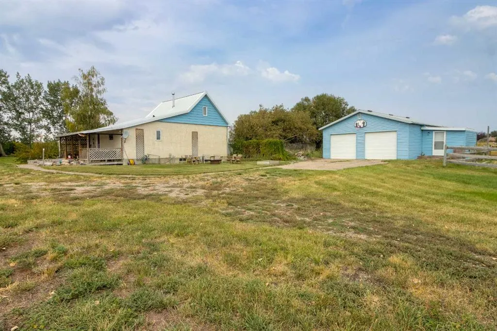 205019 100 RANGE Road SE, ##4