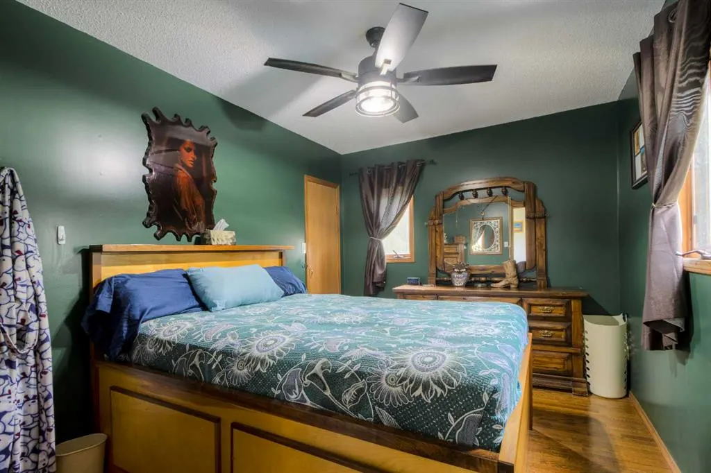 205019 100 RANGE Road SE, ##4
