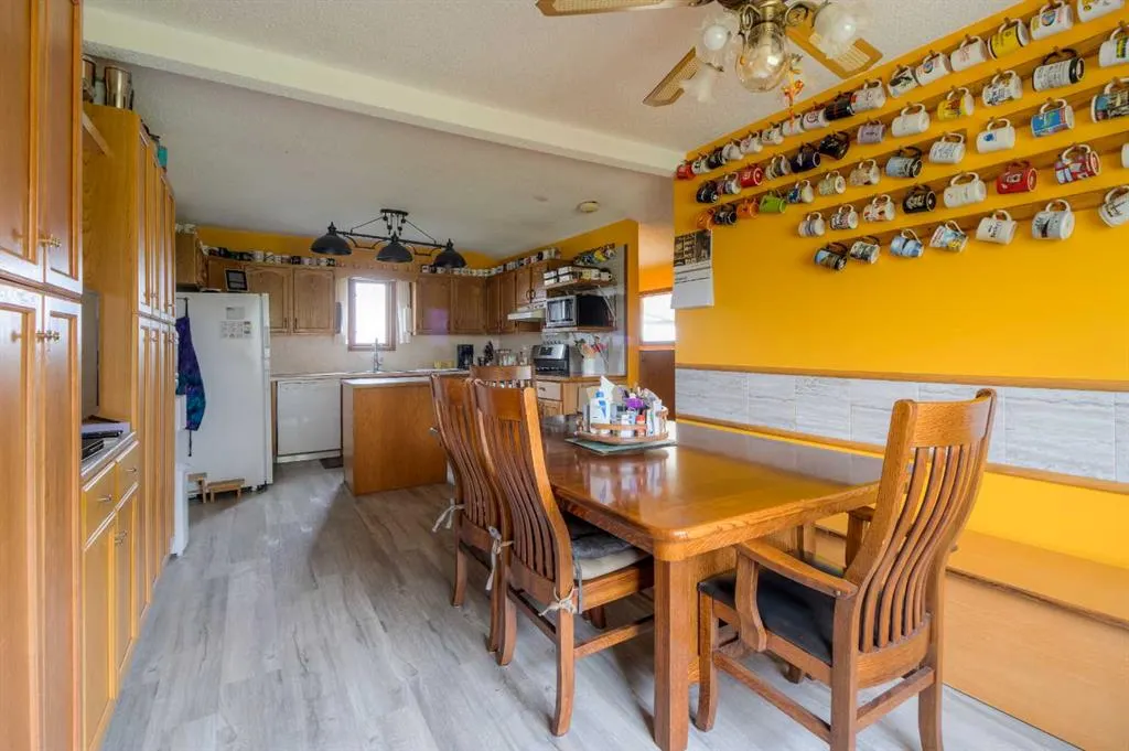 205019 100 RANGE Road SE, ##4