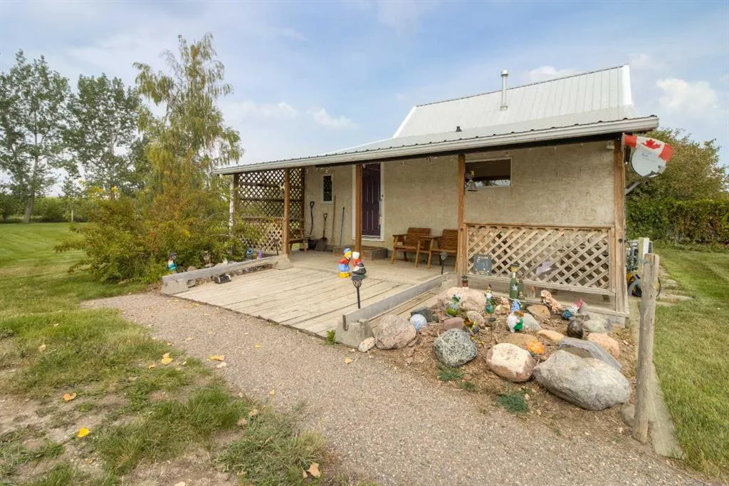 205019 100 RANGE Road SE, ##4