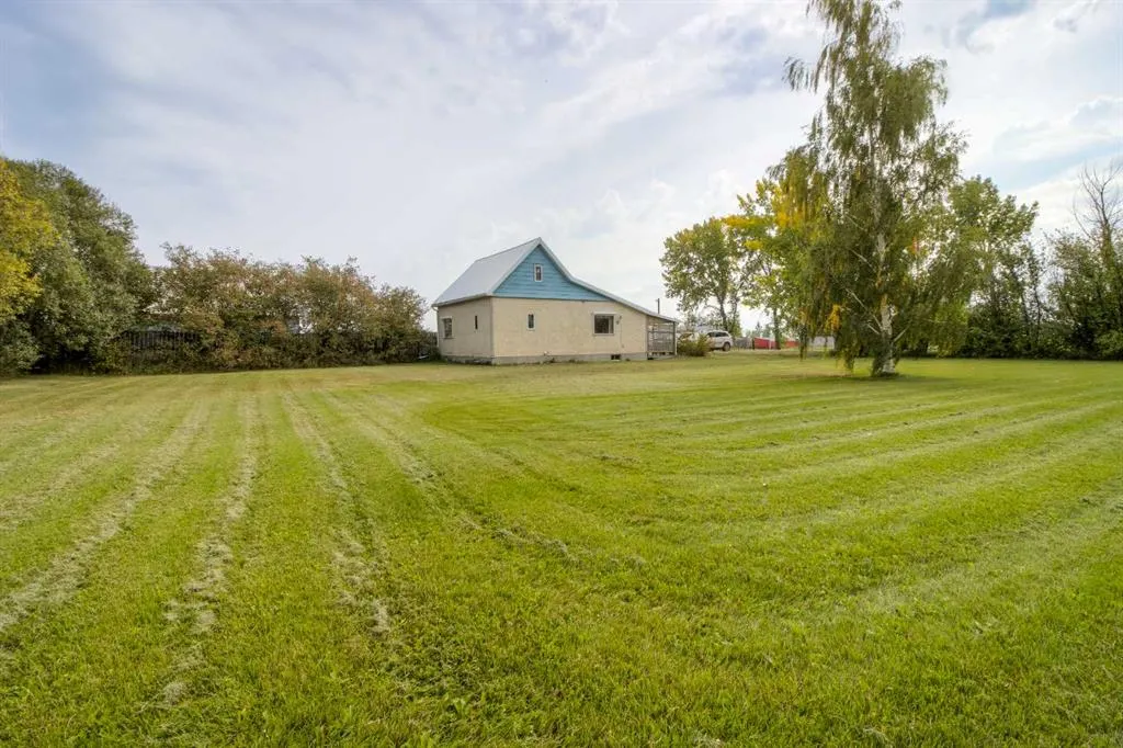 205019 100 RANGE Road SE, ##4