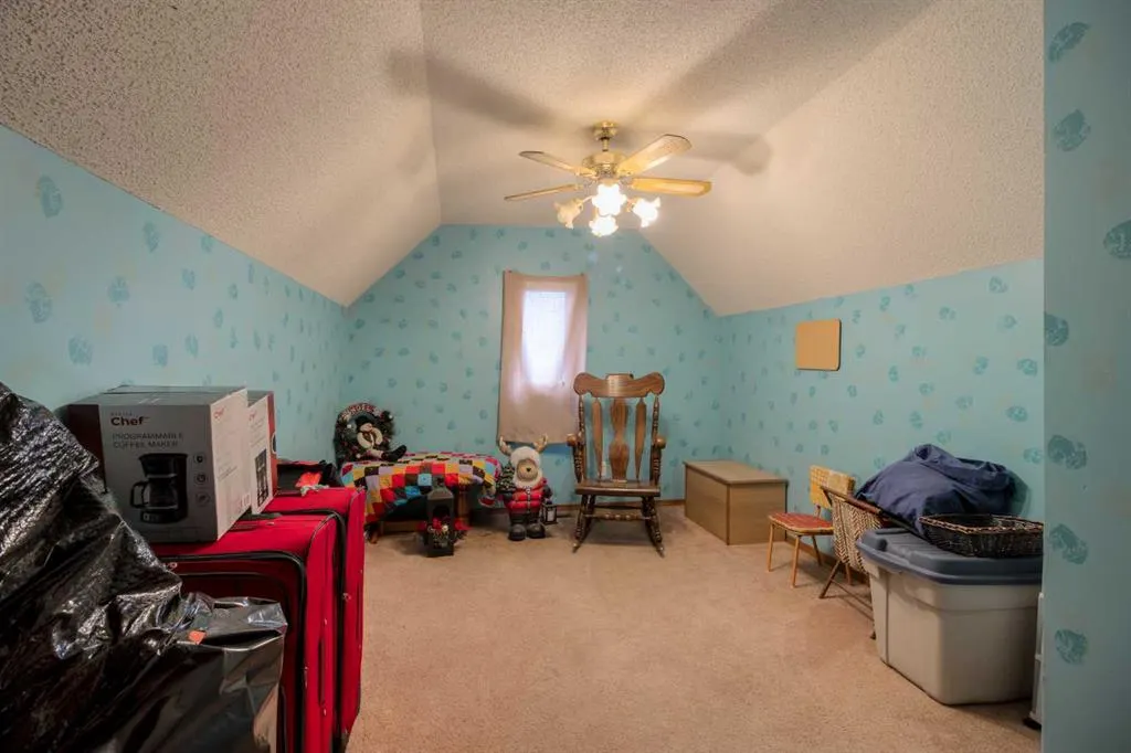 205019 100 RANGE Road SE, ##4